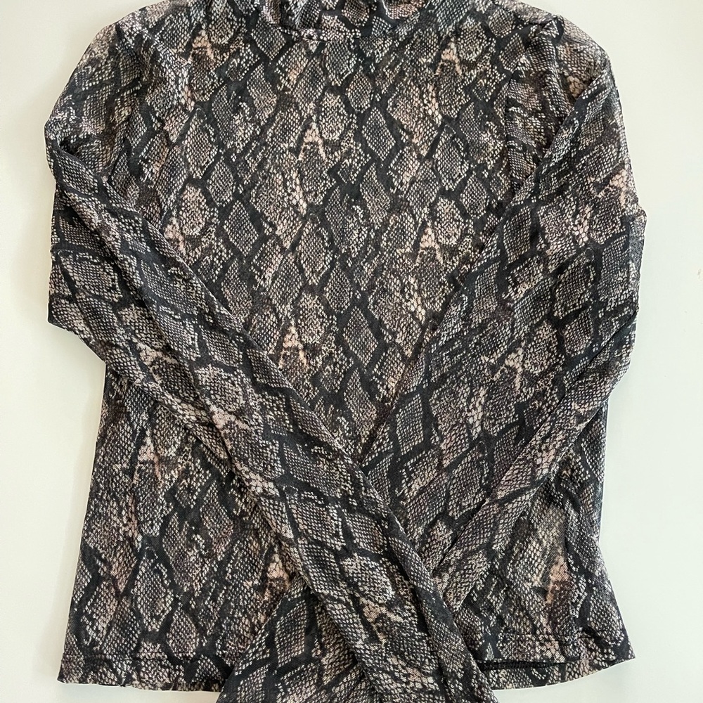 Snake print mesh Tuttle neck top